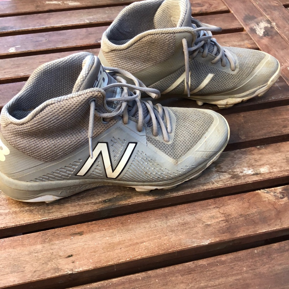 New Balance baseball cleats